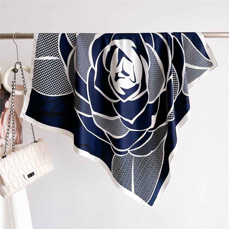PASHMINA LAZULI ESTAMPADO FLOREADO | BLANCO Y AZUL - 1