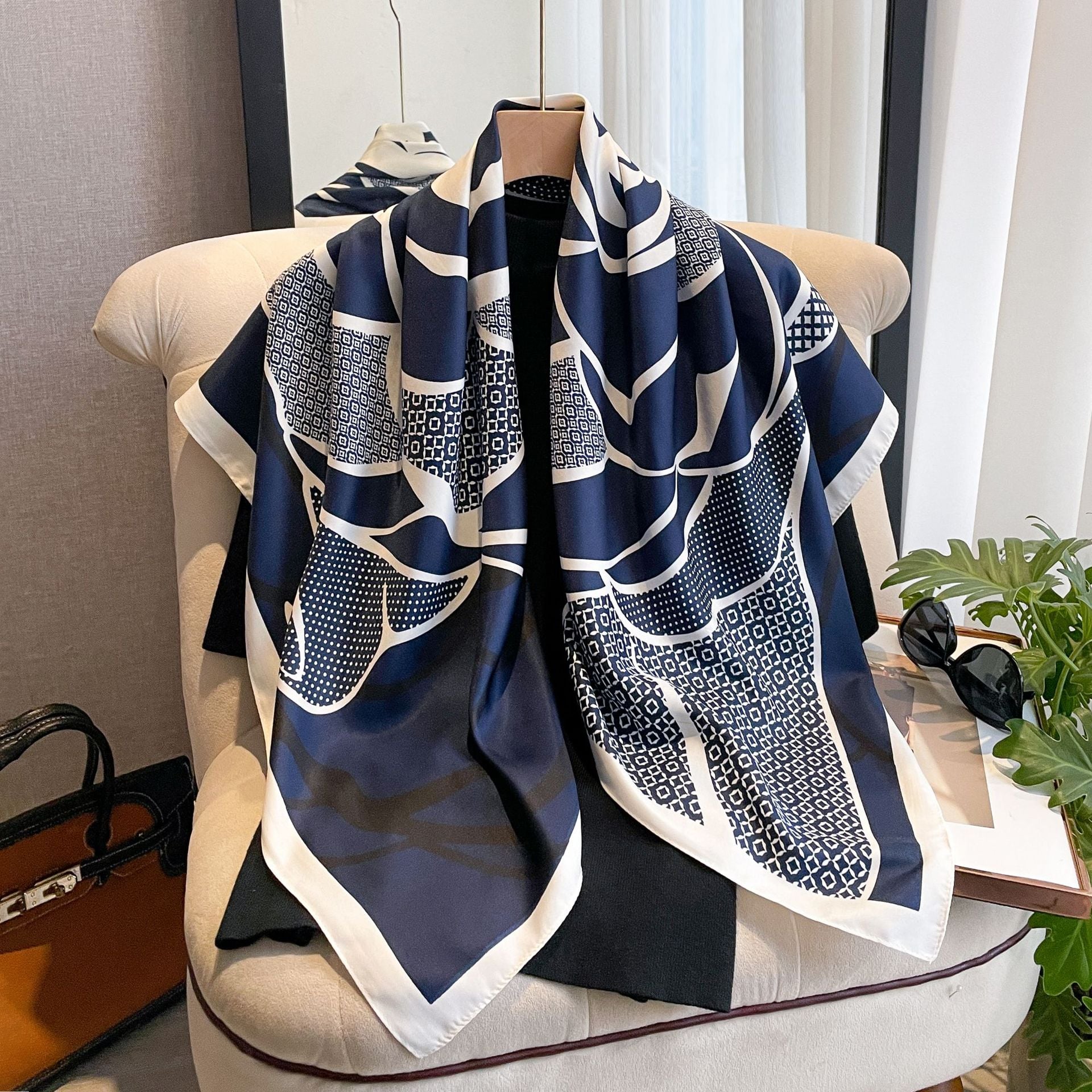 PASHMINA LAZULI ESTAMPADO FLOREADO | BLANCO Y AZUL - 2