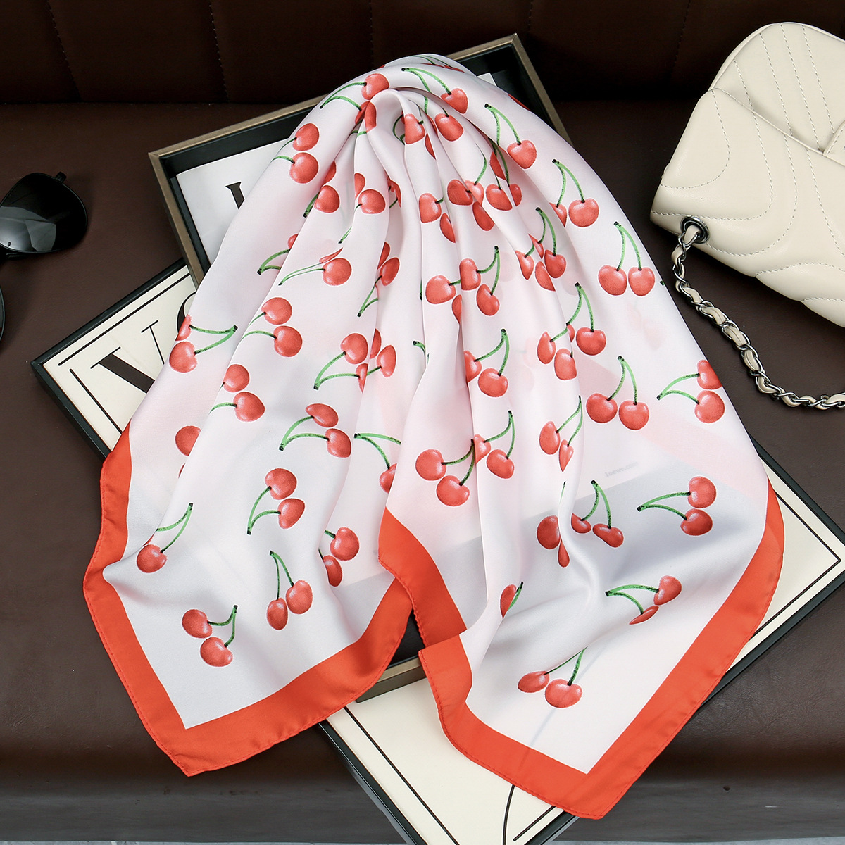 PAÑOLETA BANDANA PAÑUELO AMARENA 70X70CM - 5