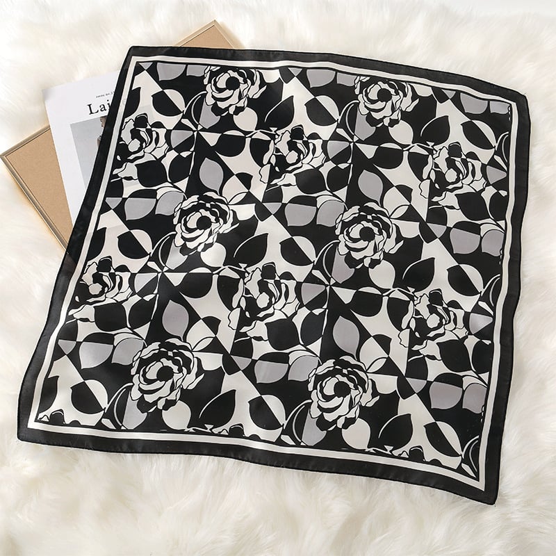 PAÑOLETA BANDANA PAÑUELO ROSETHORN DE 70X70 CM - 1