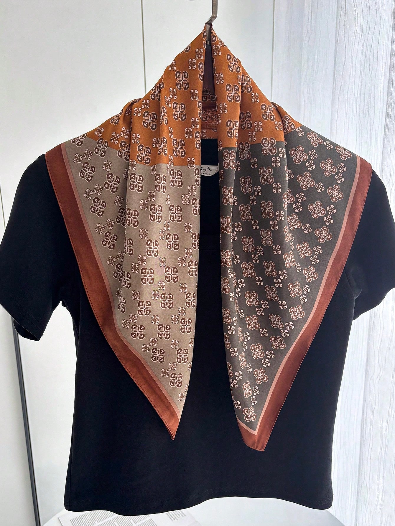 PAÑOLETA BANDANA PAÑUELO CARAMEL DE 70X70 CM - 2