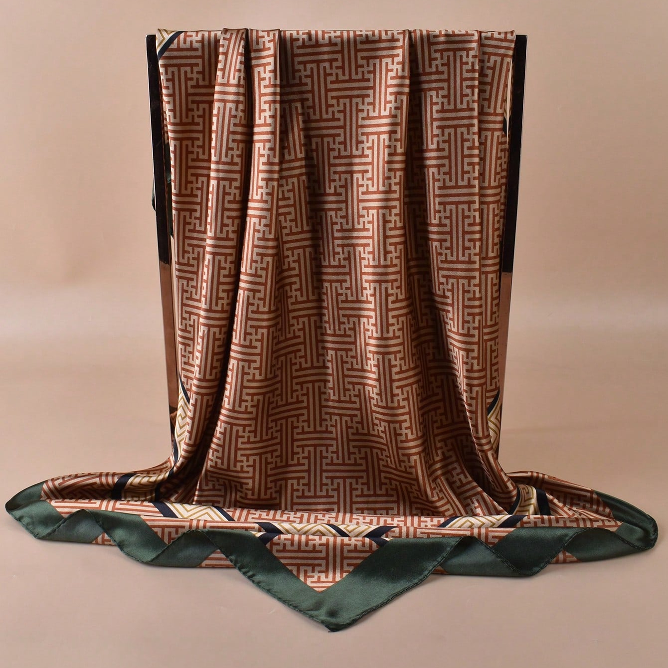 PAÑOLETA BANDANA PAÑUELO GRECA DE 90X90CM - 1
