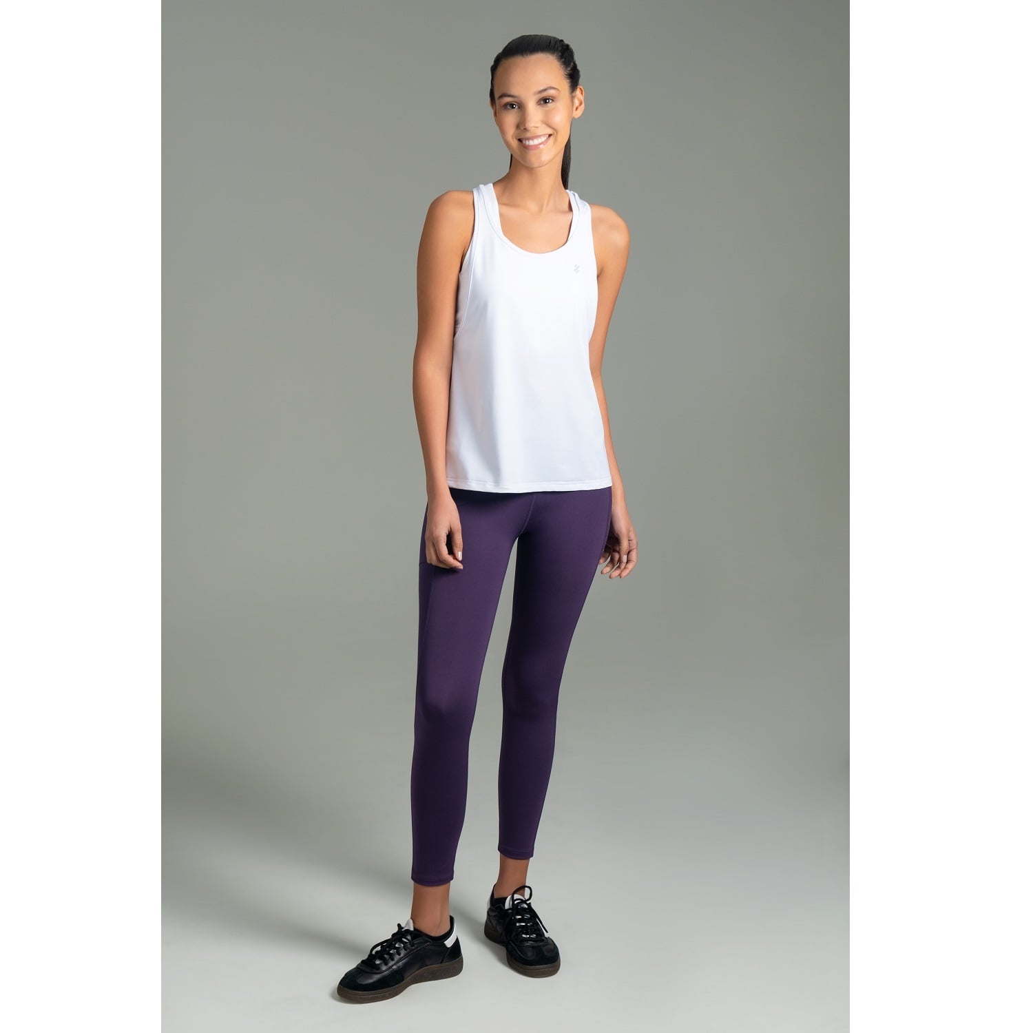 POLO DEPORTIVO TODA ACTIVIDAD MUJER ULTIMATE FITNESS WHITE MOON SIN MANGAS - 2