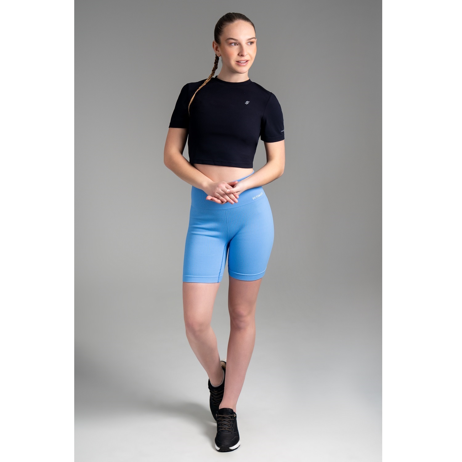 CROP TOP TODA ACTIVIDAD MUJER ULTIMATE FITNESS BLACK DEPORTIVO MANGA CORTA - 2