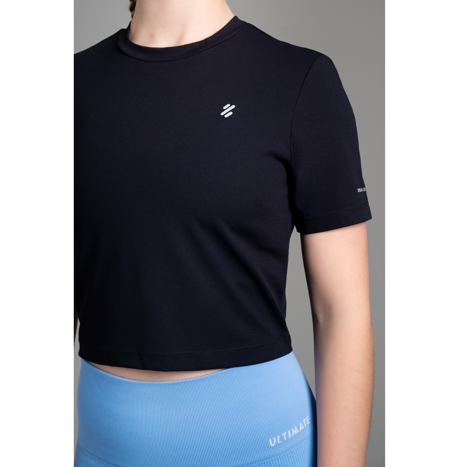 CROP TOP TODA ACTIVIDAD MUJER ULTIMATE FITNESS BLACK DEPORTIVO MANGA CORTA - 6