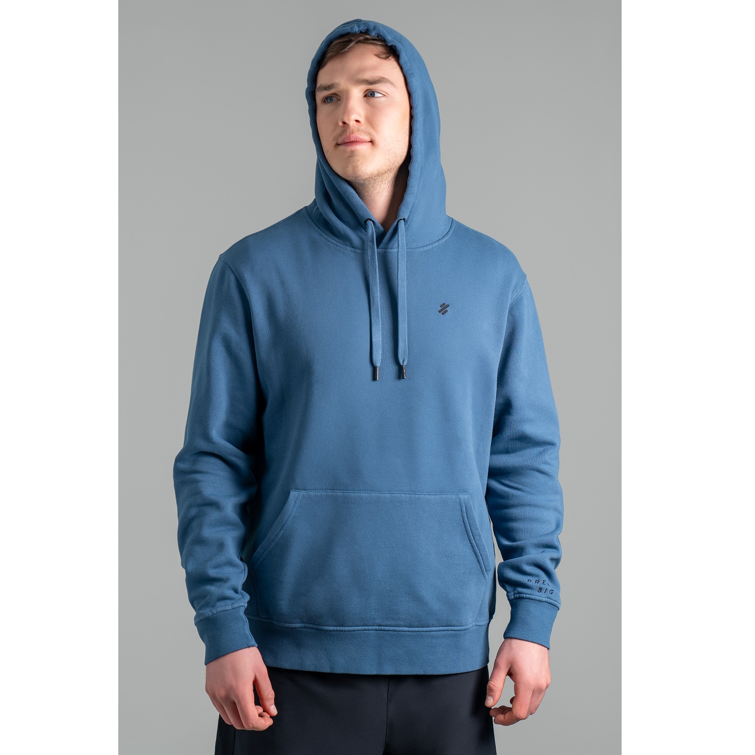 POLERA TODA ACTIVIDAD HOMBRE ULTIMATE FITNESS OIL BLUE CON CAPUCHA - 1