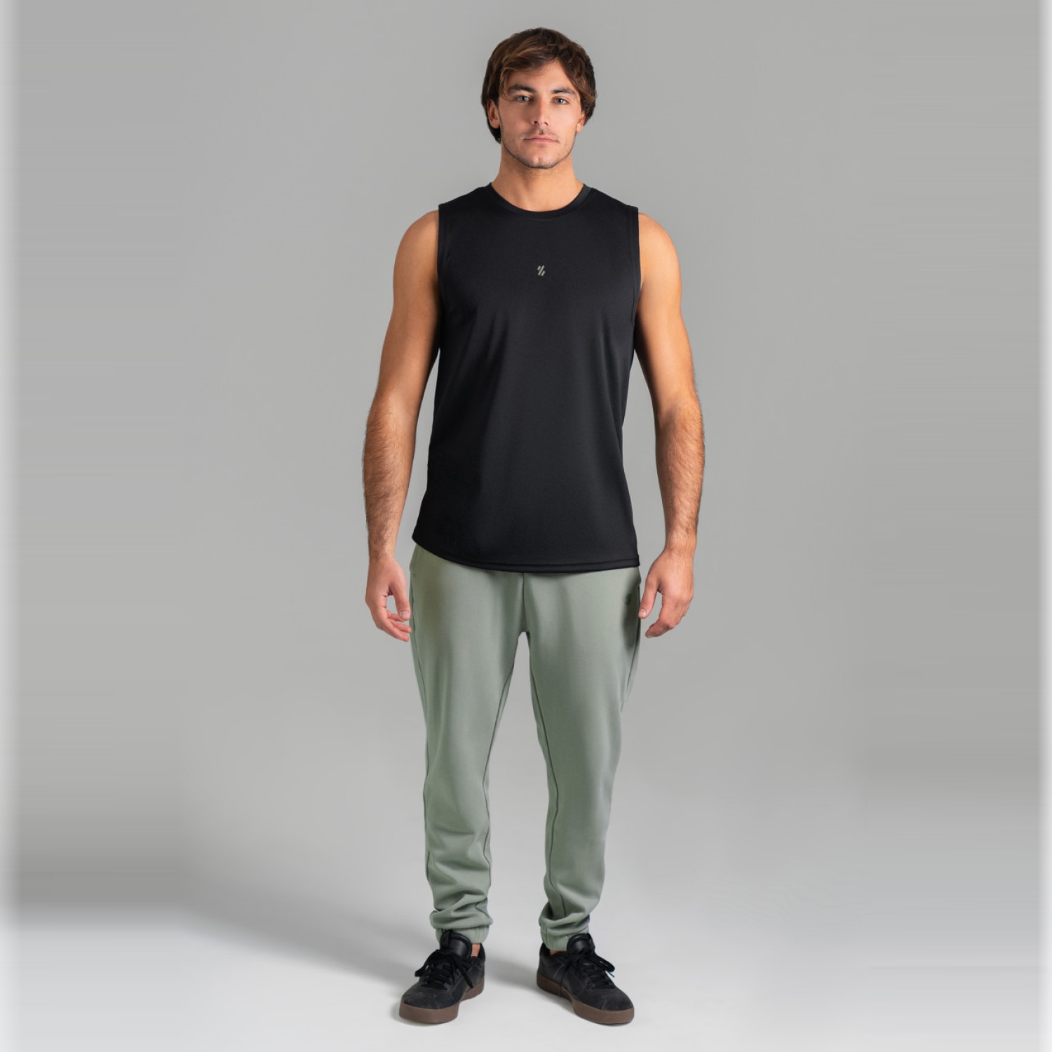 POLO DEPORTIVO SIN MANGAS PARA HOMBRE - BLACK - 2