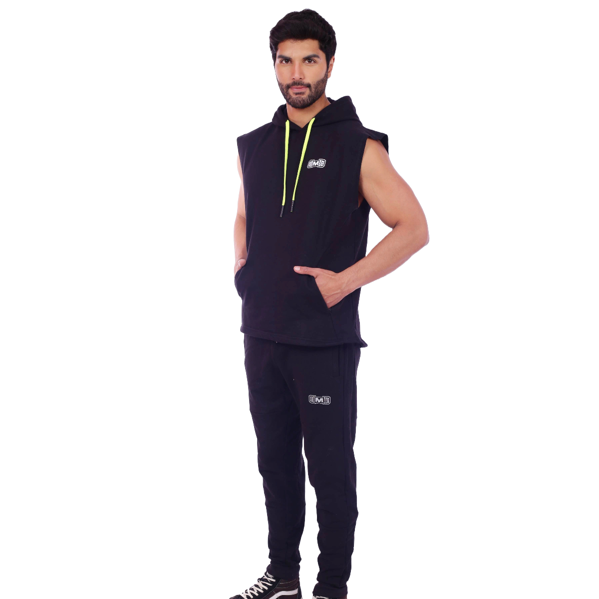 POLERA HOMBRE MUSCLE MUSEUM NEGRO MANGA CERO Y AMARILLO FOSFORESCENTE CON BOLSILLO DELANTERO CON CIERRE - 4