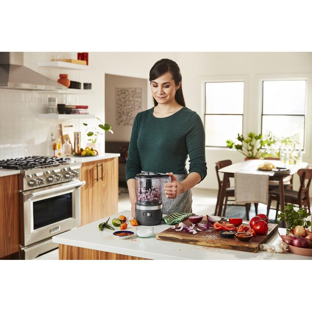 KITCHENAID KFCB519DG, PICADORA DE ALIMENTOS INALÁMBRICA 5 QT / 4.7 L | GRIS CARBÓN - 4