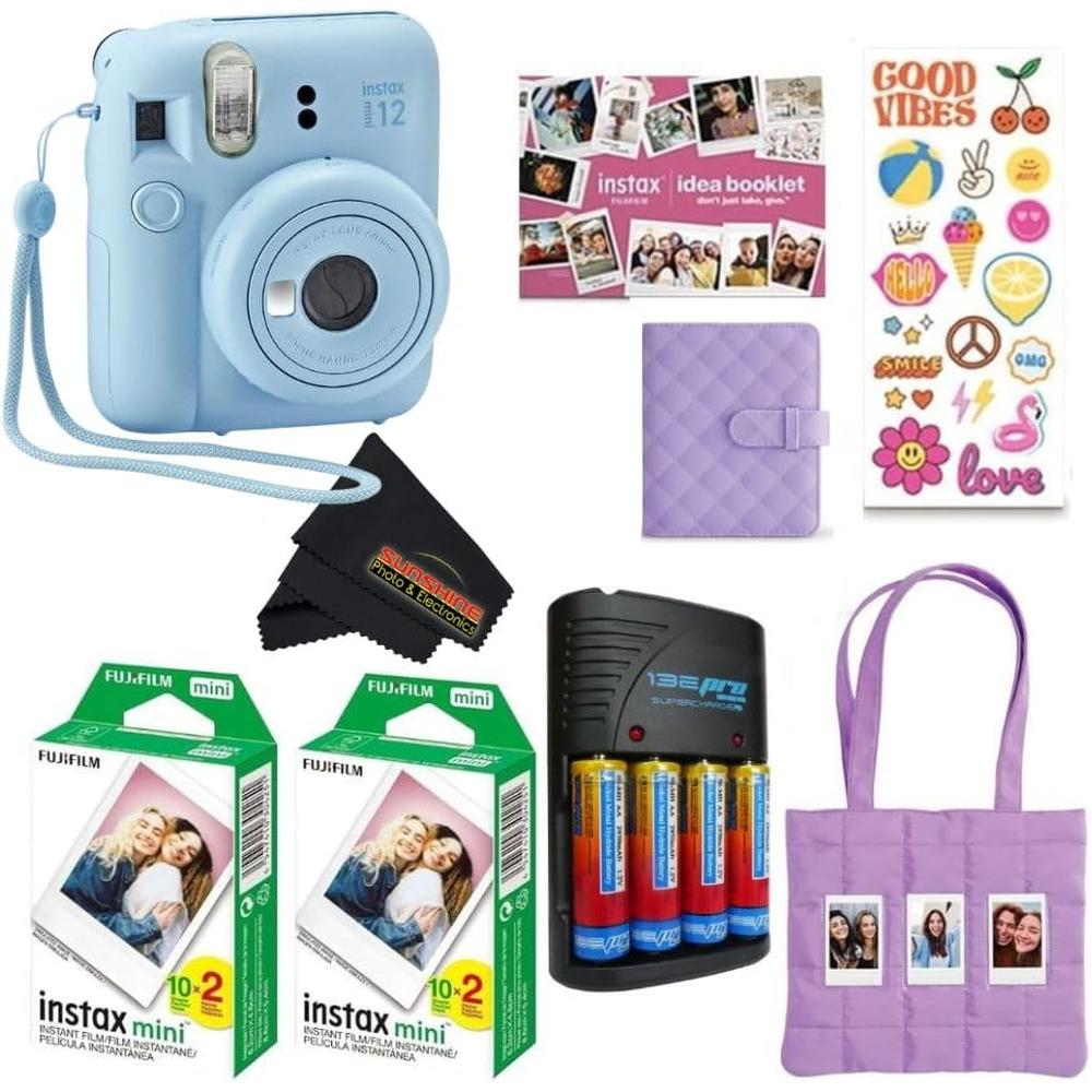 CÁMARA FUJIFILM INSTANTÁNEA INSTAX MINI 12 PAQ. NAVIDEÑO 2025 C/40 HOJAS 4 PILAS AA Y PAÑO SET 4 PZS | AZUL PASTEL - 1