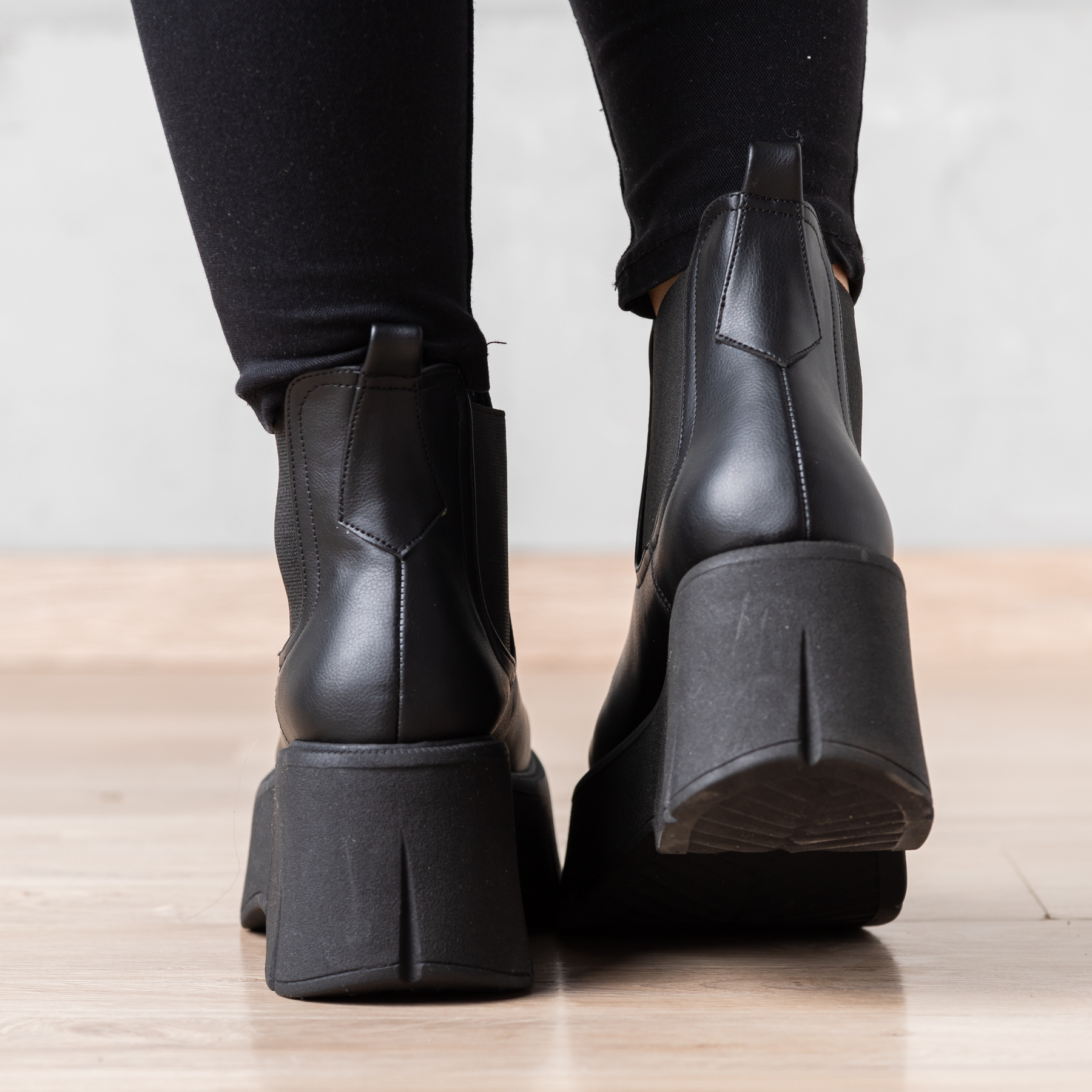 BOTAS MUJER NÉBULA NEGRO UNCOVER - 6