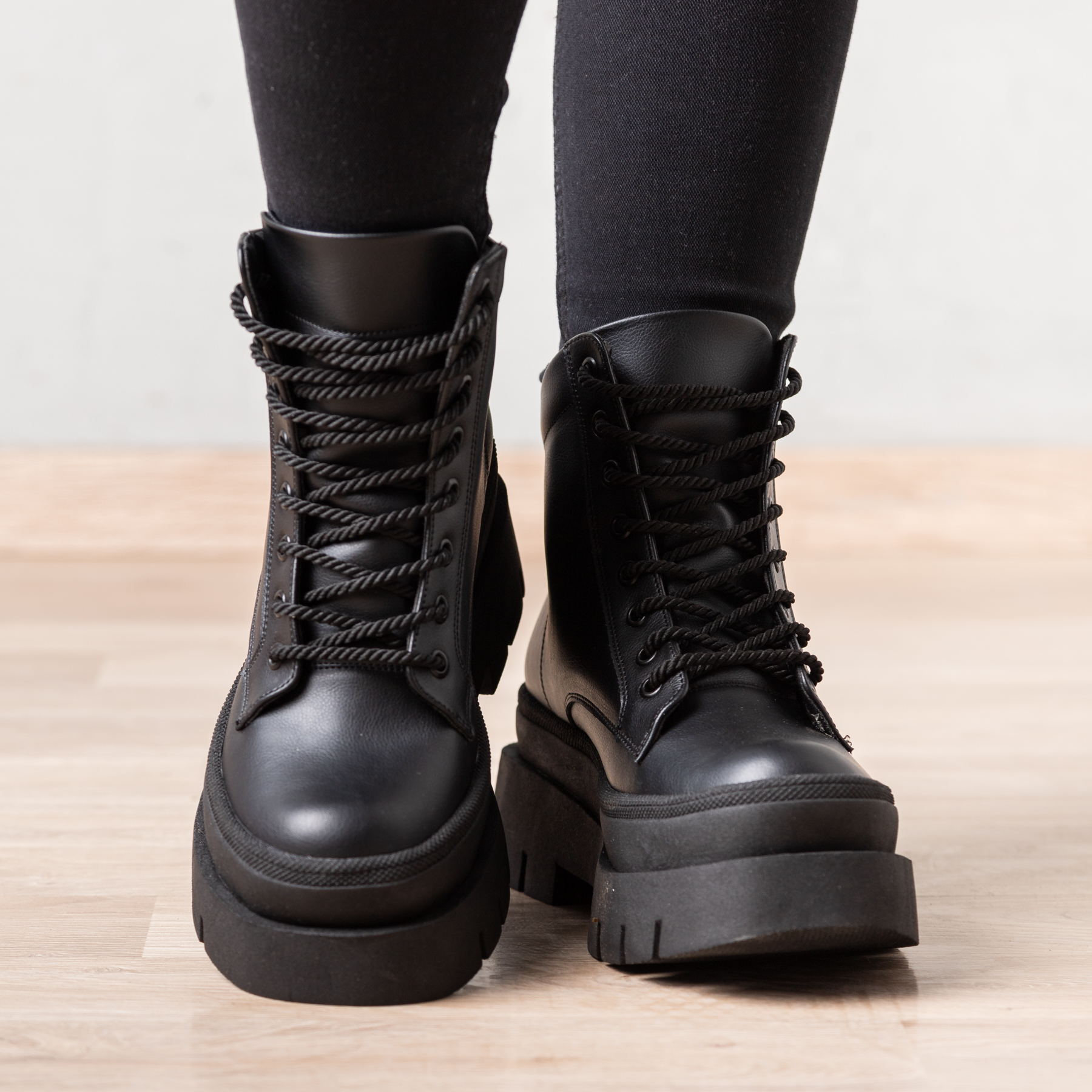 BOTAS MUJER NÉBULA NEGRO PLAKYT - 4