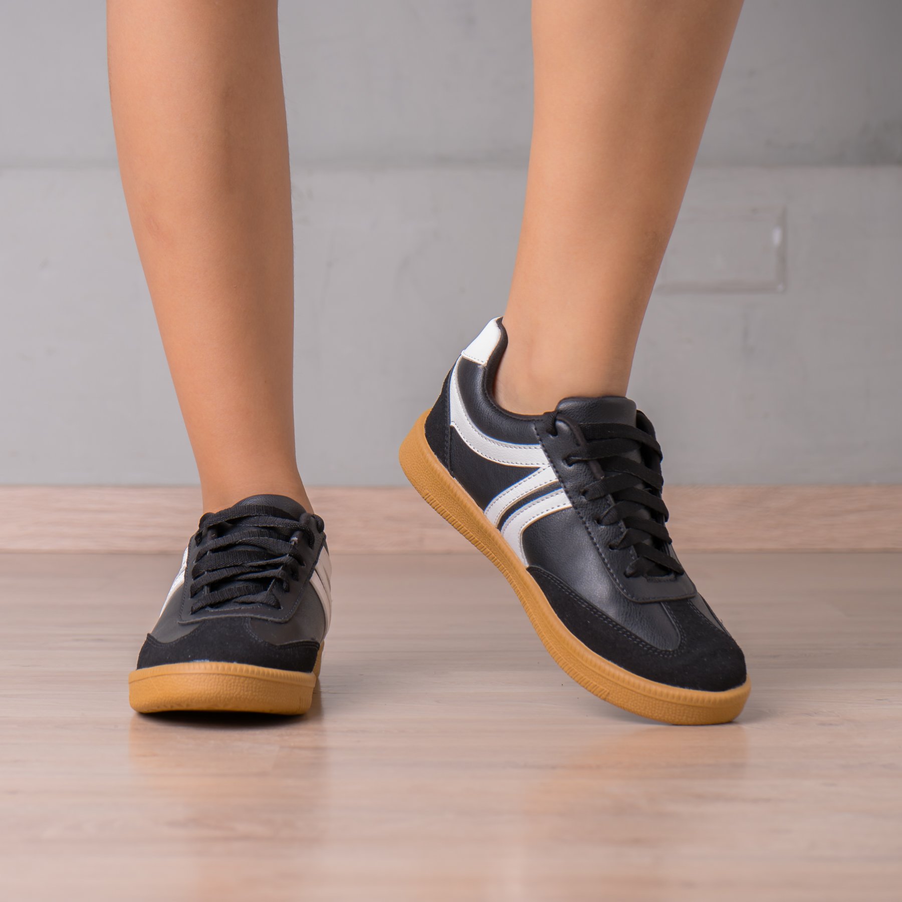 ZAPATILLA MAUSONT - NÉBULA - NEGRO BLANCO - 5