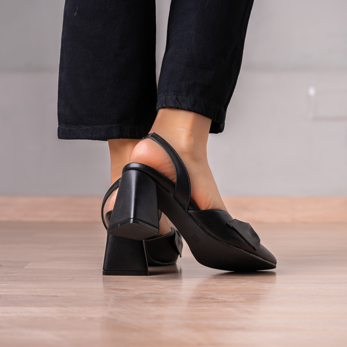 STILETTO ESTRONCIA - NÉBULA - NEGRO - 6