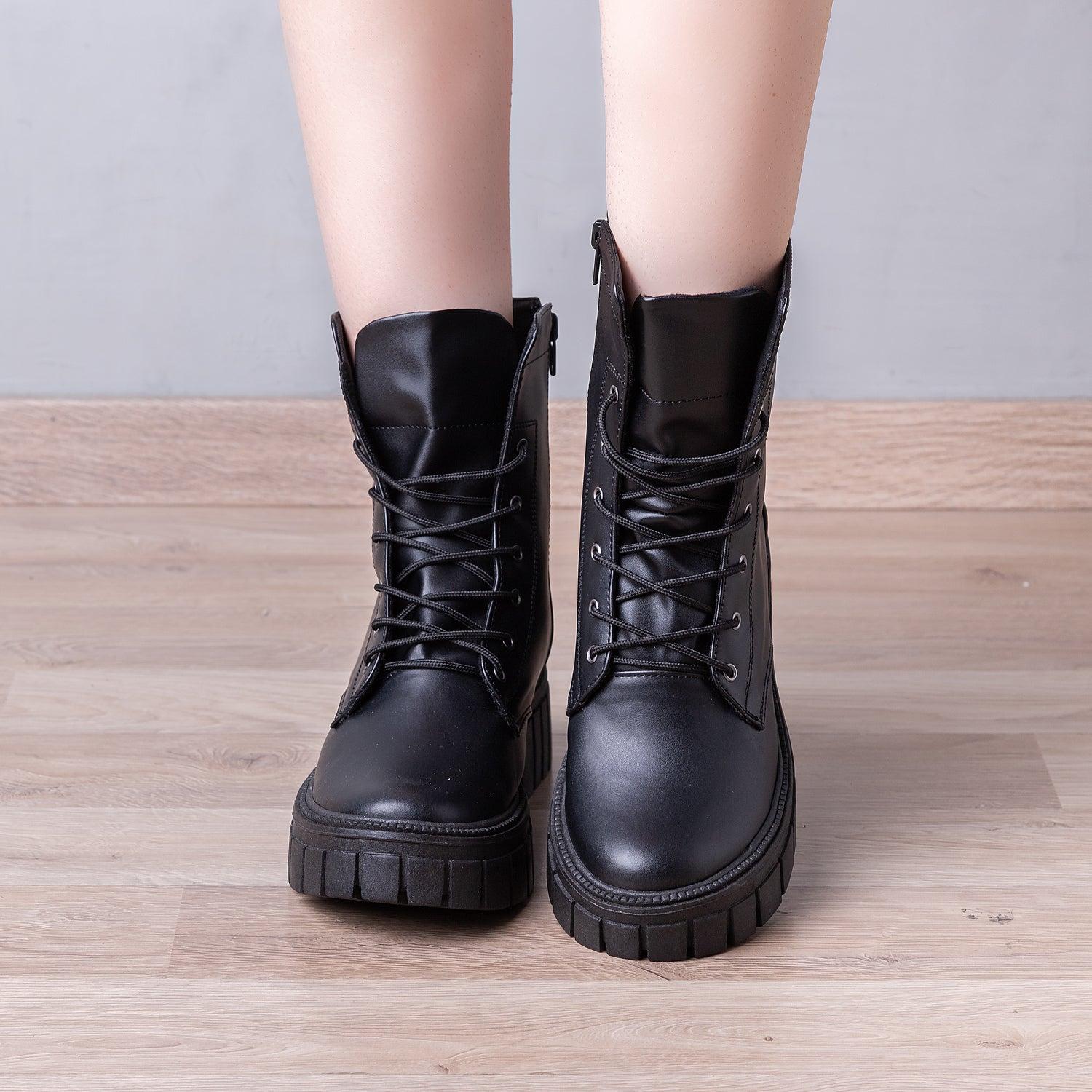 BOTAS MUJER TAVAI NEGRO LABRADO - 2