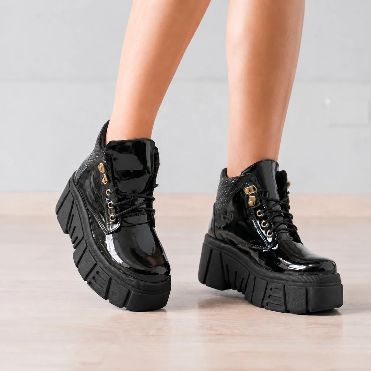 BOTAS MUJER DENIZLI NEGRO CHAROL - 1