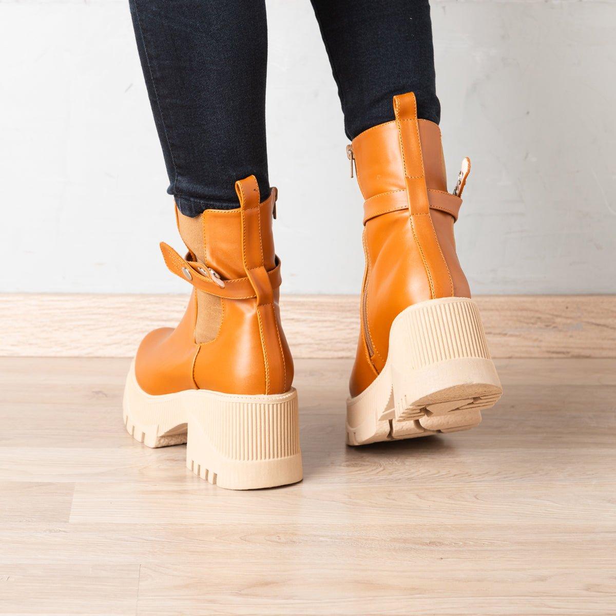 BOTAS MUJER BUTTOM CAMEL - 3