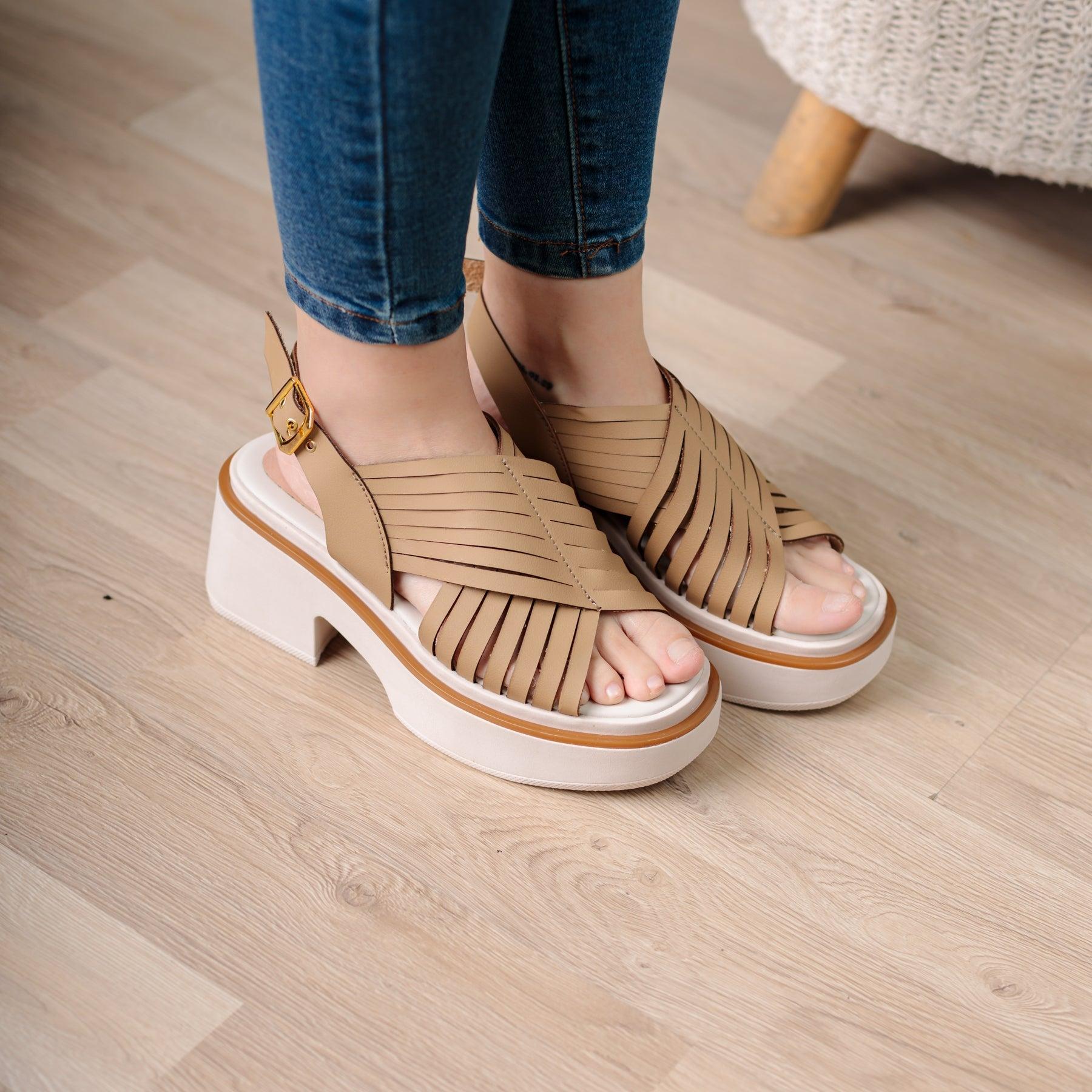 SANDALIAS CASUALES MUJER BRENTONI BEIGE - 1