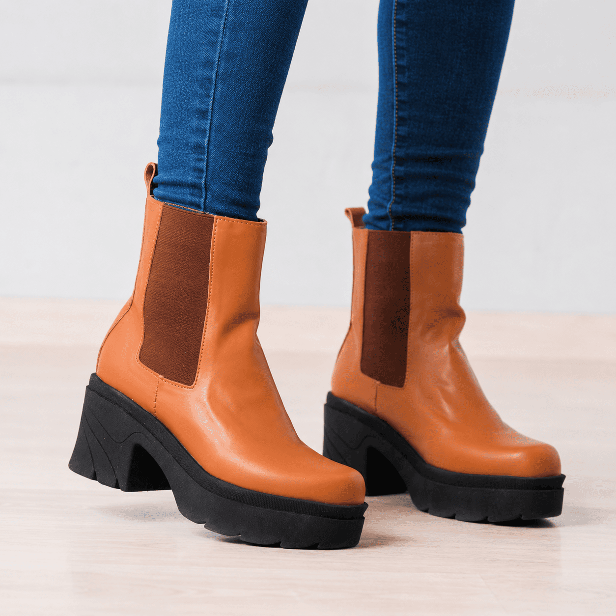 BOTAS MUJER RUSE CAMEL - 2
