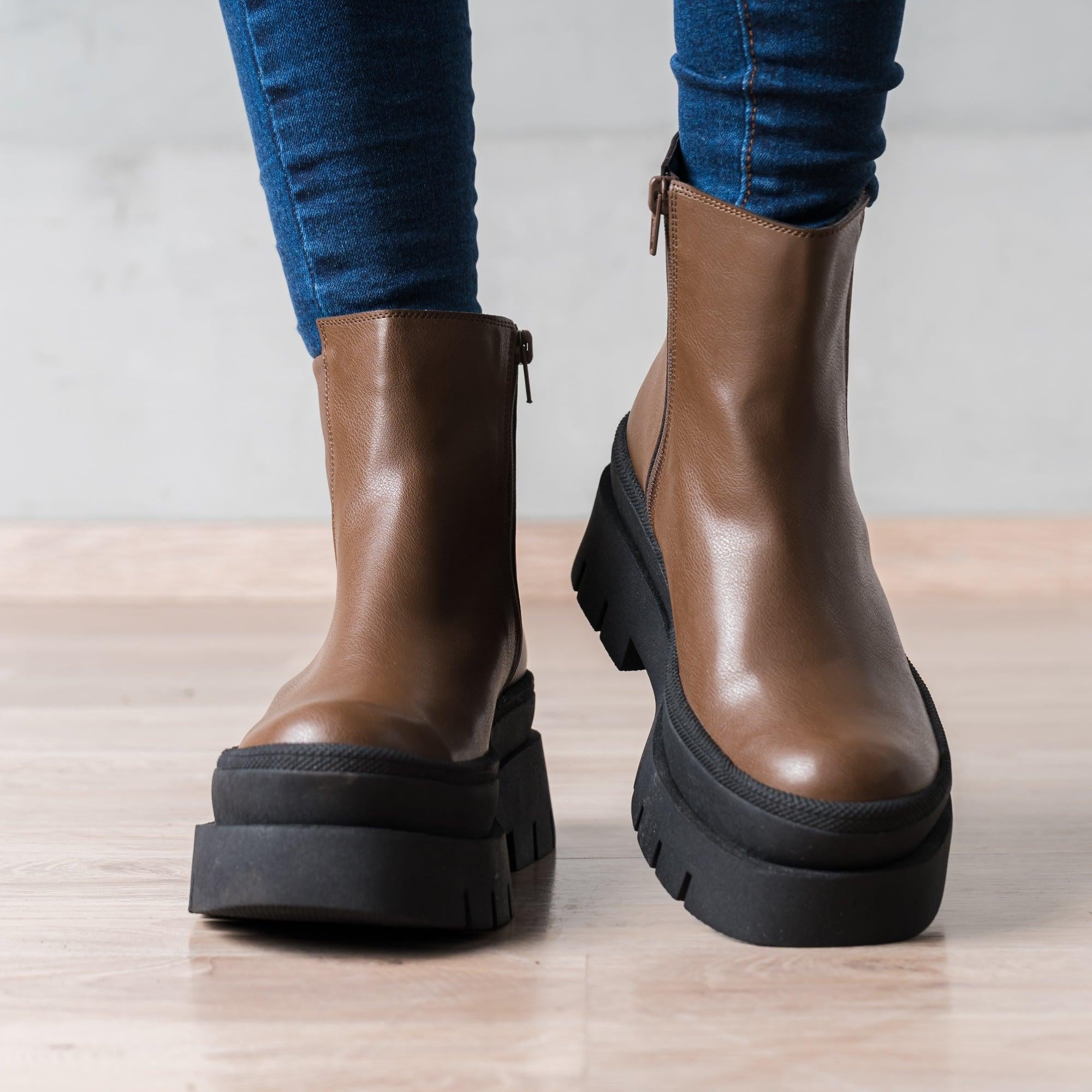 BOTAS MUJER FISHERT MARRÓN - 2