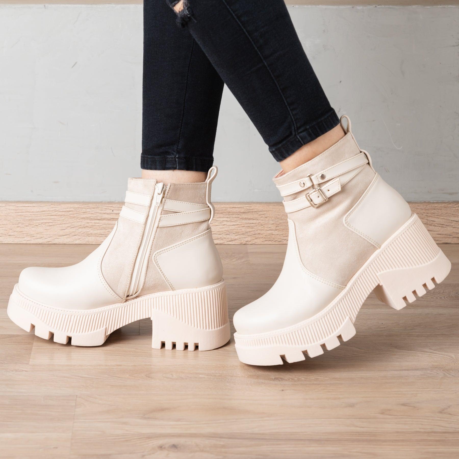 BOTAS MUJER ITALA NUDE - 1