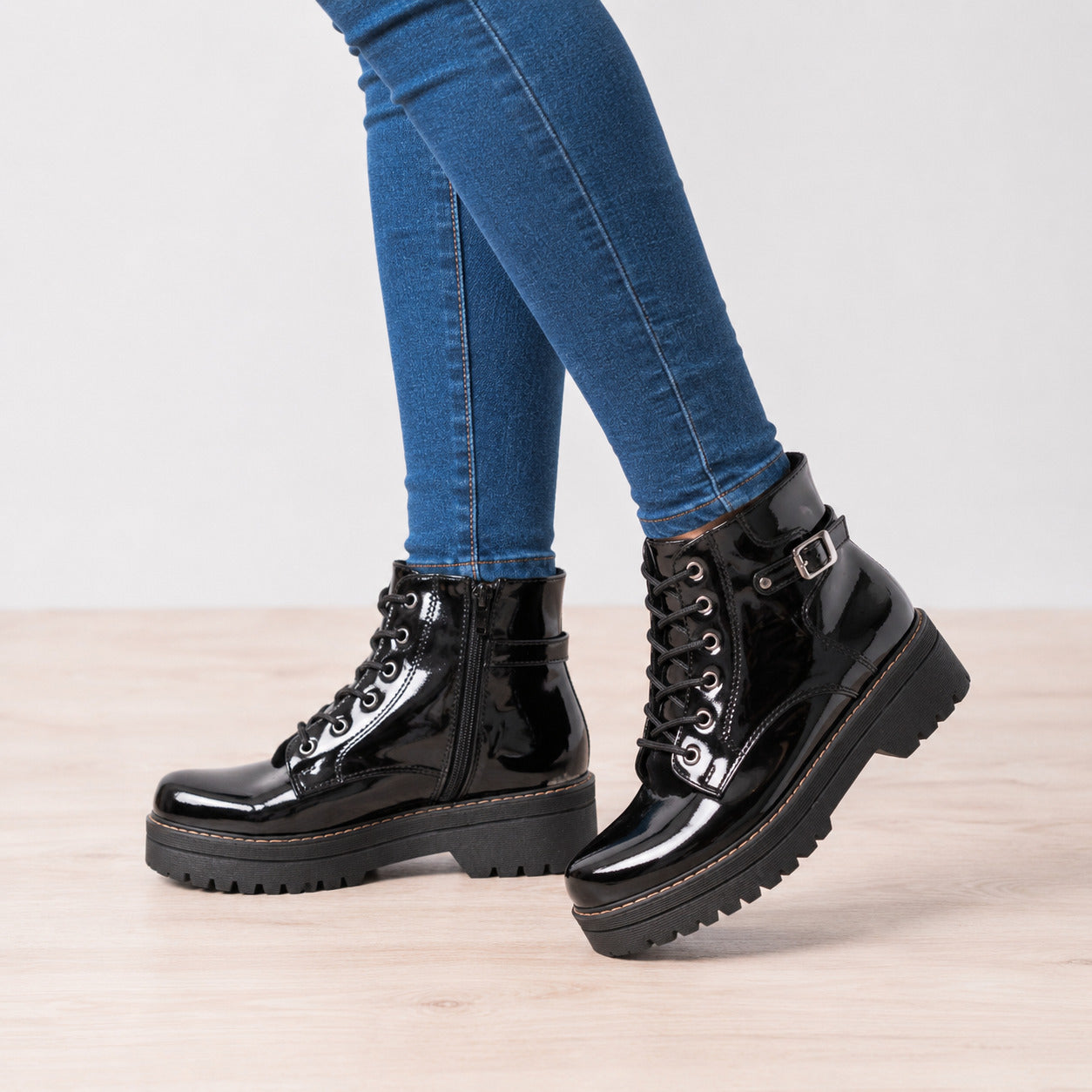 BOTAS MUJER ITAGUA NEGRO CHAROL - 1