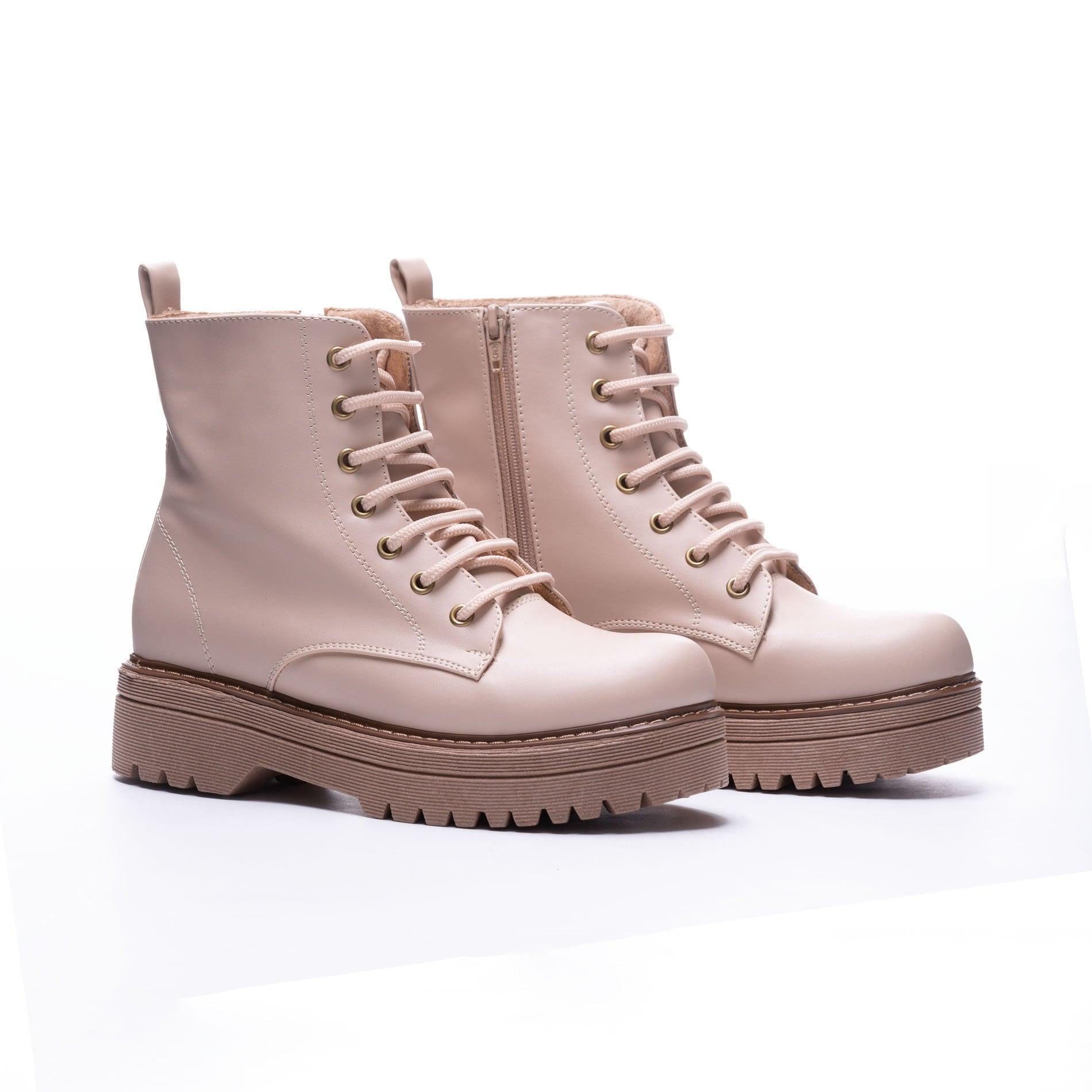 BOTAS MUJER BADO NUDE - 3