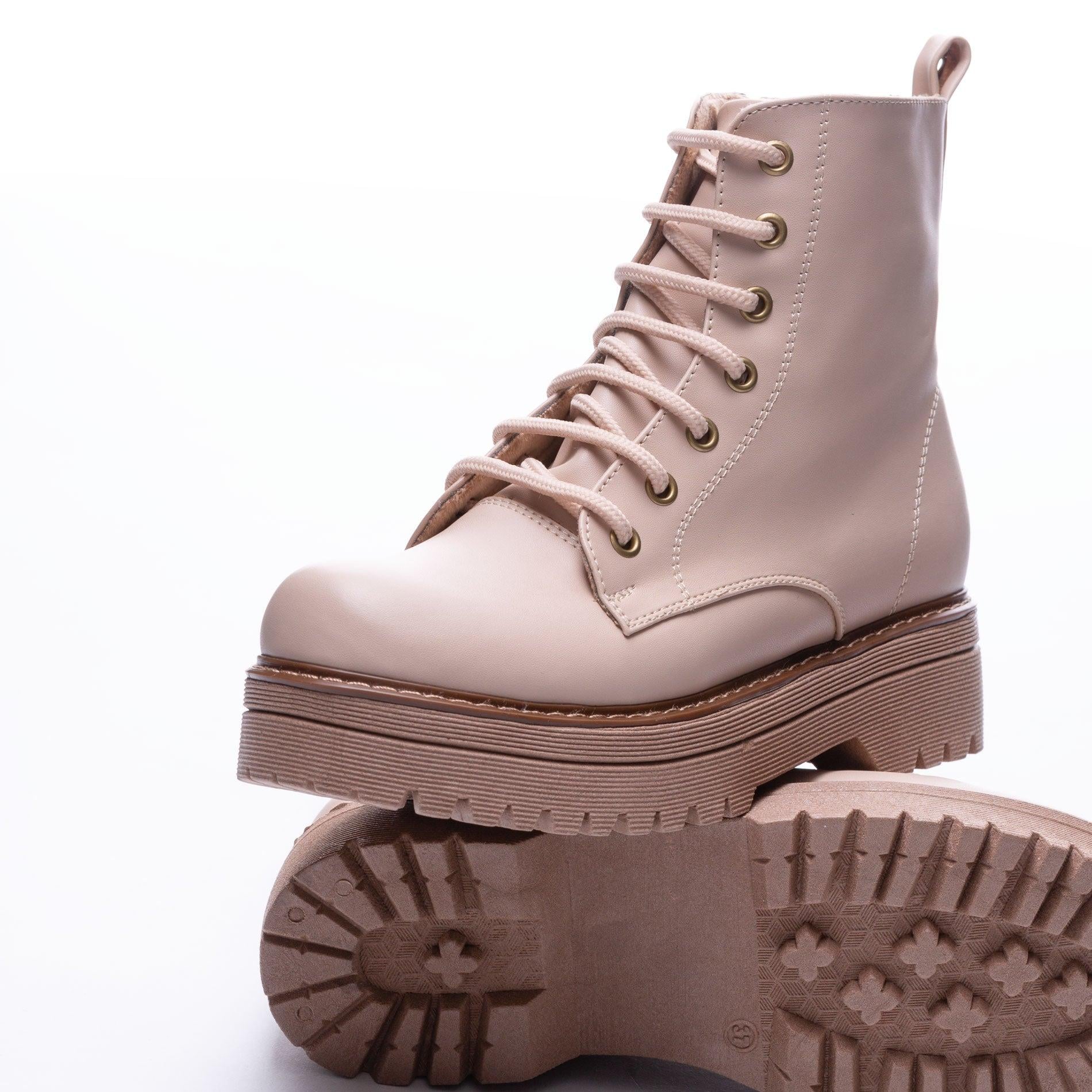 BOTAS MUJER BADO NUDE - 5