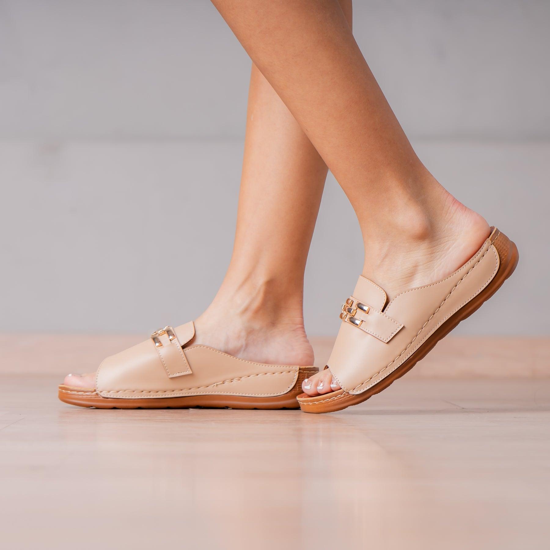 SANDALIAS CASUALES MUJER KARKER BEIGE - 1