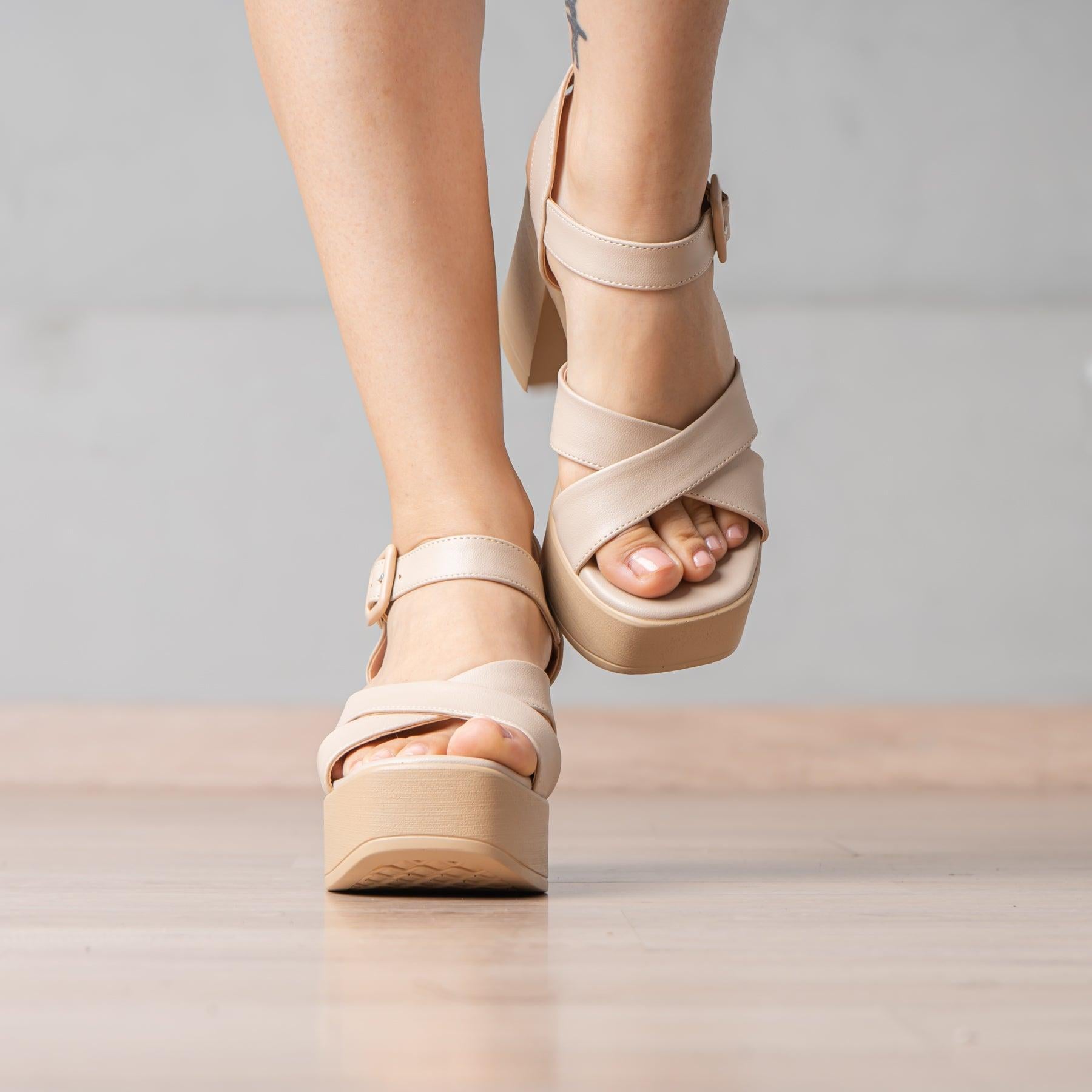 SANDALIAS DE VESTIR MUJER BARTONI BEIGE - 2