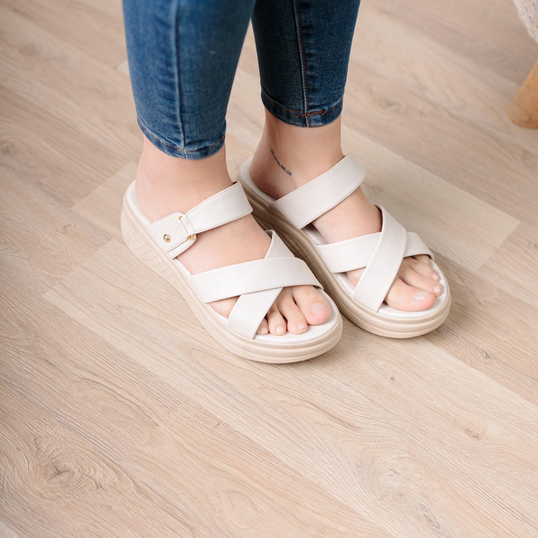 SANDALIAS CASUALES MUJER ORNELLY HUESO - 1