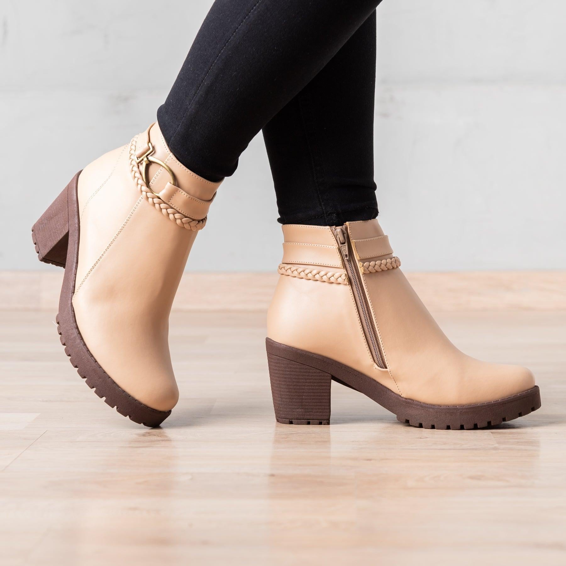 BOTAS MUJER ROBLUX NUDE - 1