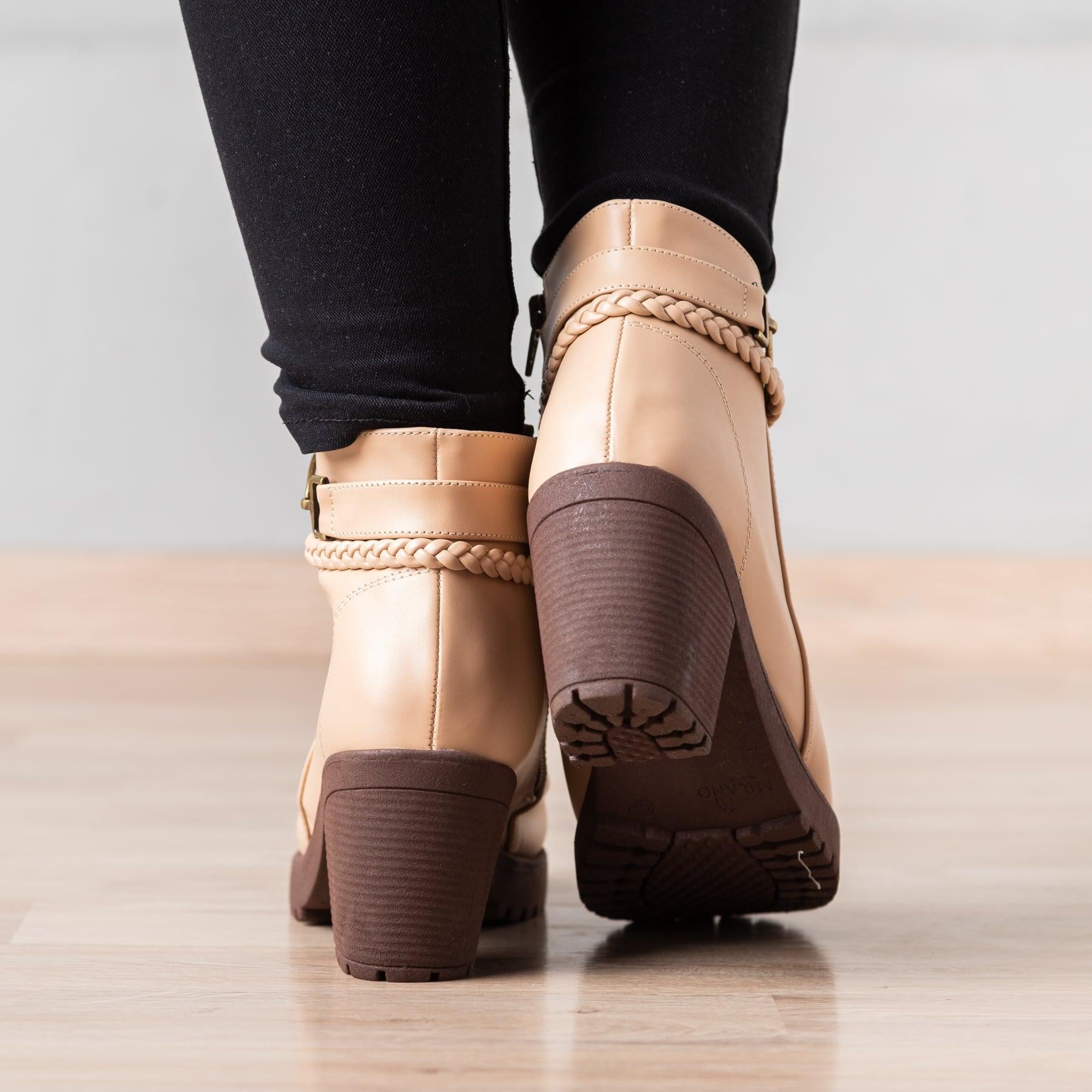 BOTAS MUJER ROBLUX NUDE - 3