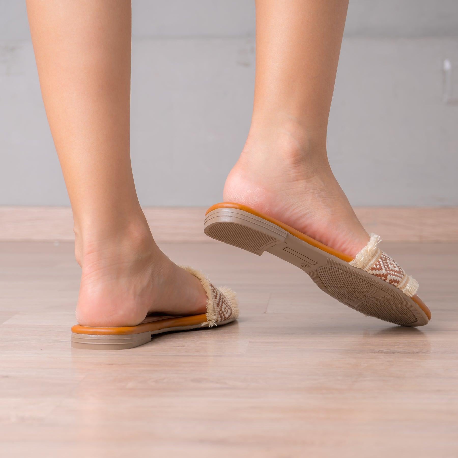 SANDALIAS CASUALES MUJER DOINA CAMEL - 3