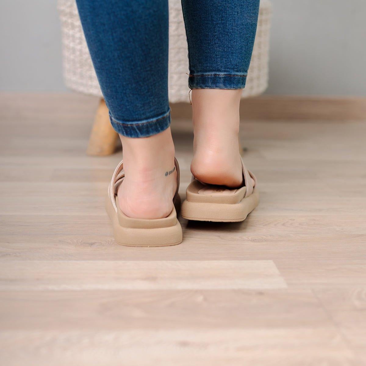SANDALIAS CASUALES MUJER CHICORITA BEIGE - 3