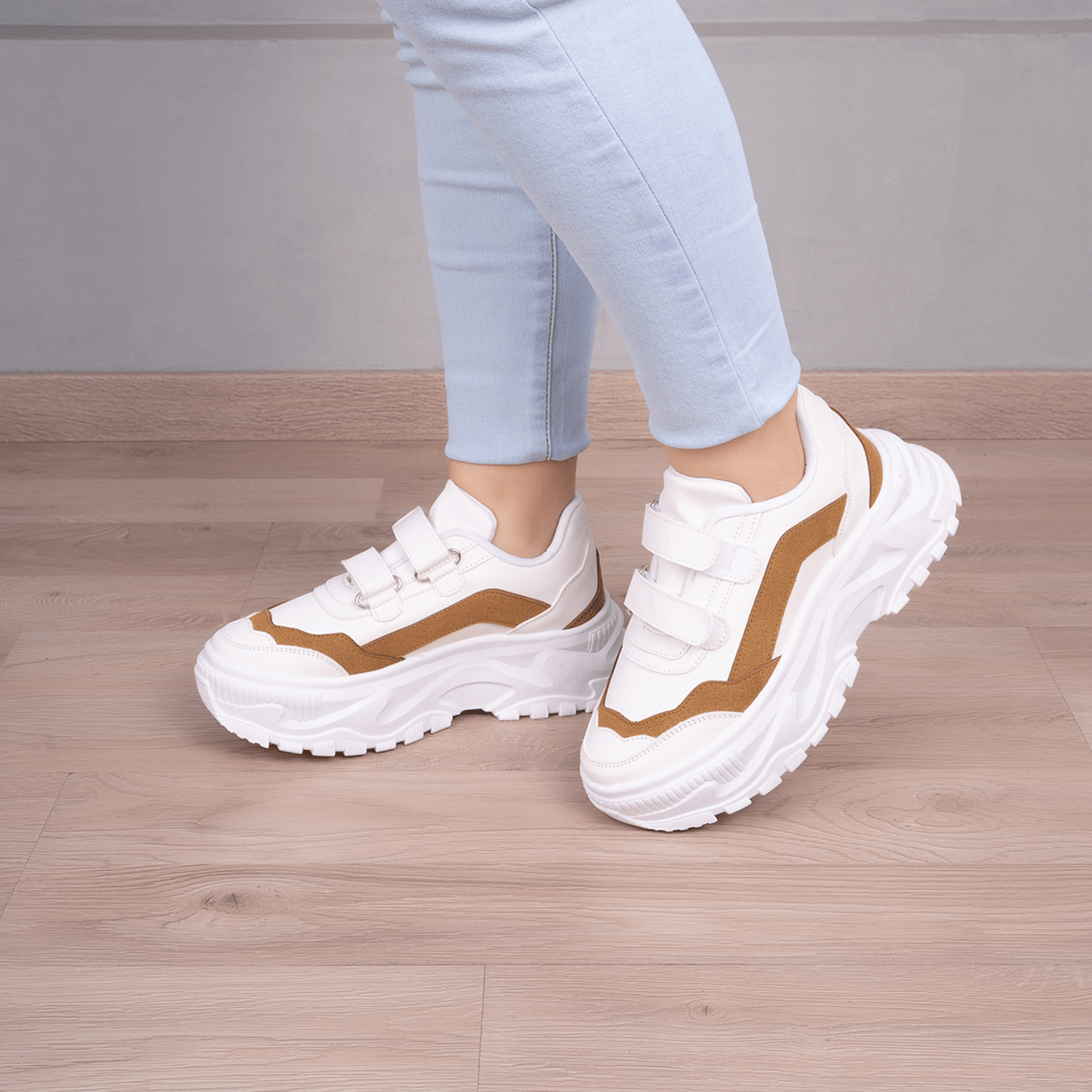 ZAPATILLAS URBANAS MUJER MELO MARRÓN - 1