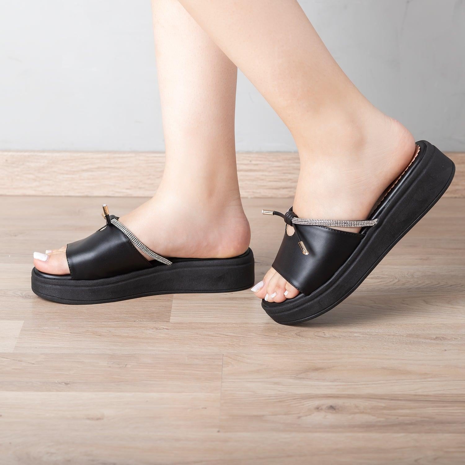 SANDALIAS CASUALES MUJER KOLEOS NEGRO - 1