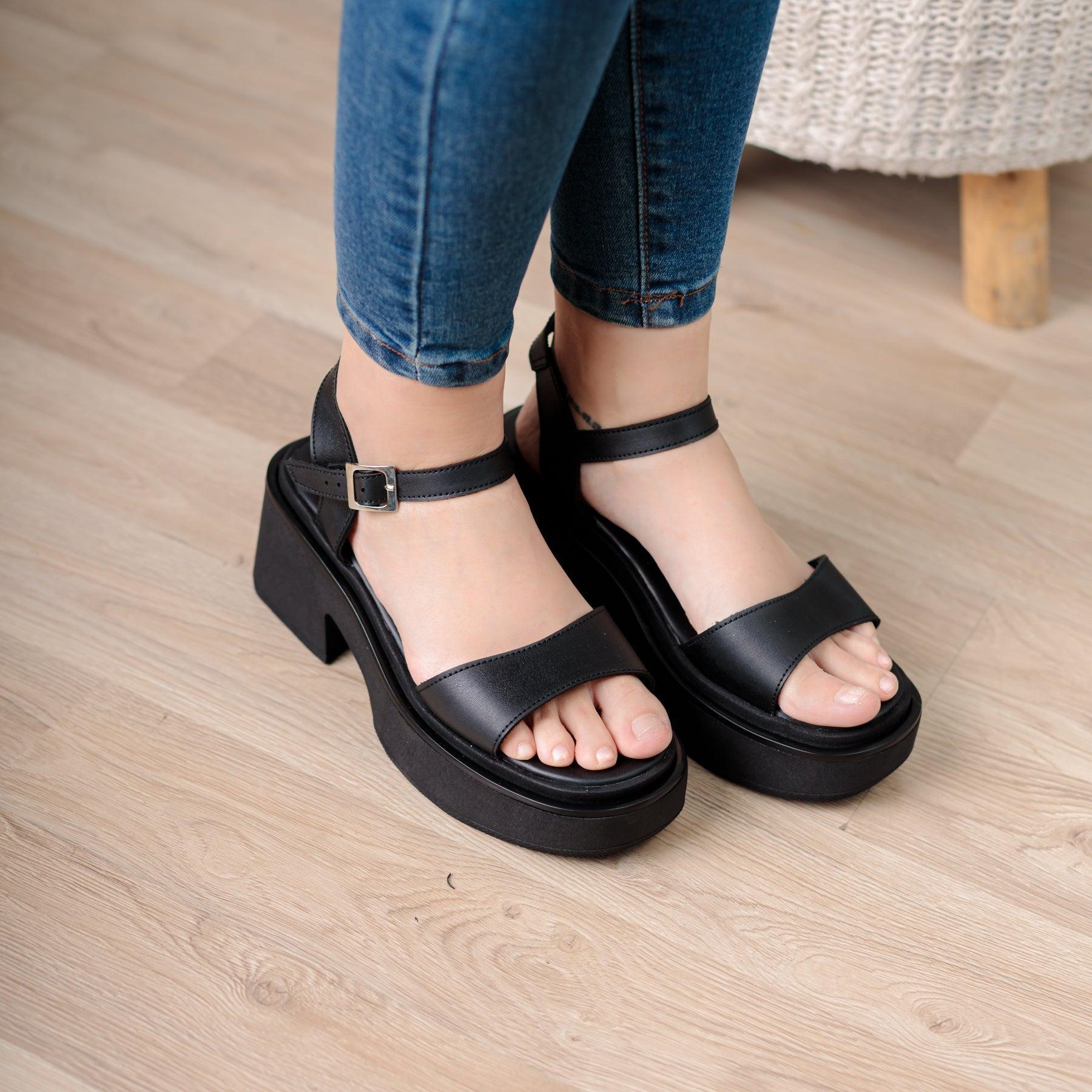 SANDALIAS CASUALES MUJER LUCYANI NEGRO - 1