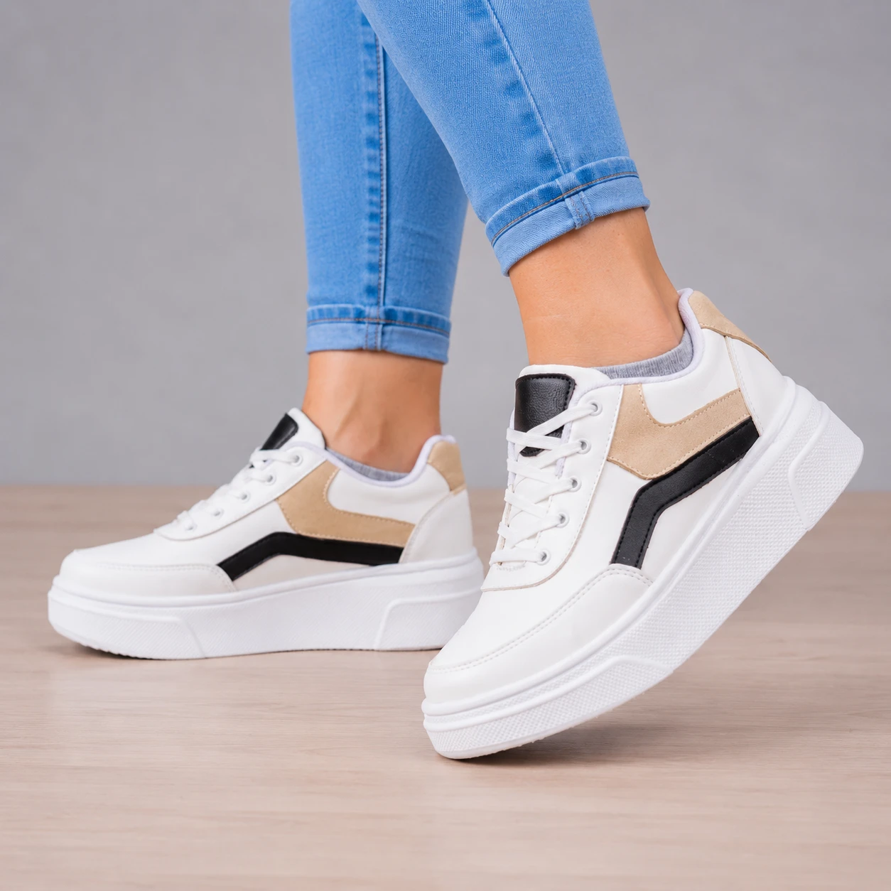ZAPATILLAS URBANAS MUJER MACARENA NEGRO Y BEIGE - 1