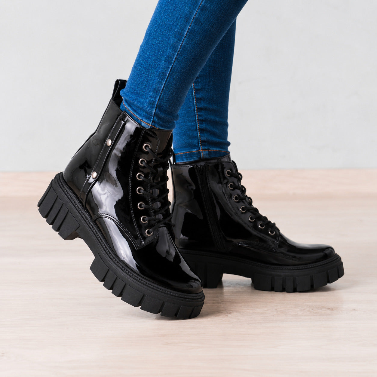 BOTAS MUJER PIRAYU NEGRO CHAROL - 6
