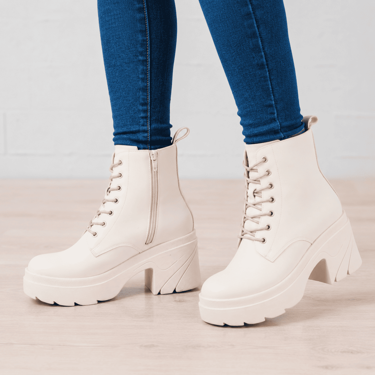 BOTAS MUJER DAMME NUDE - 1