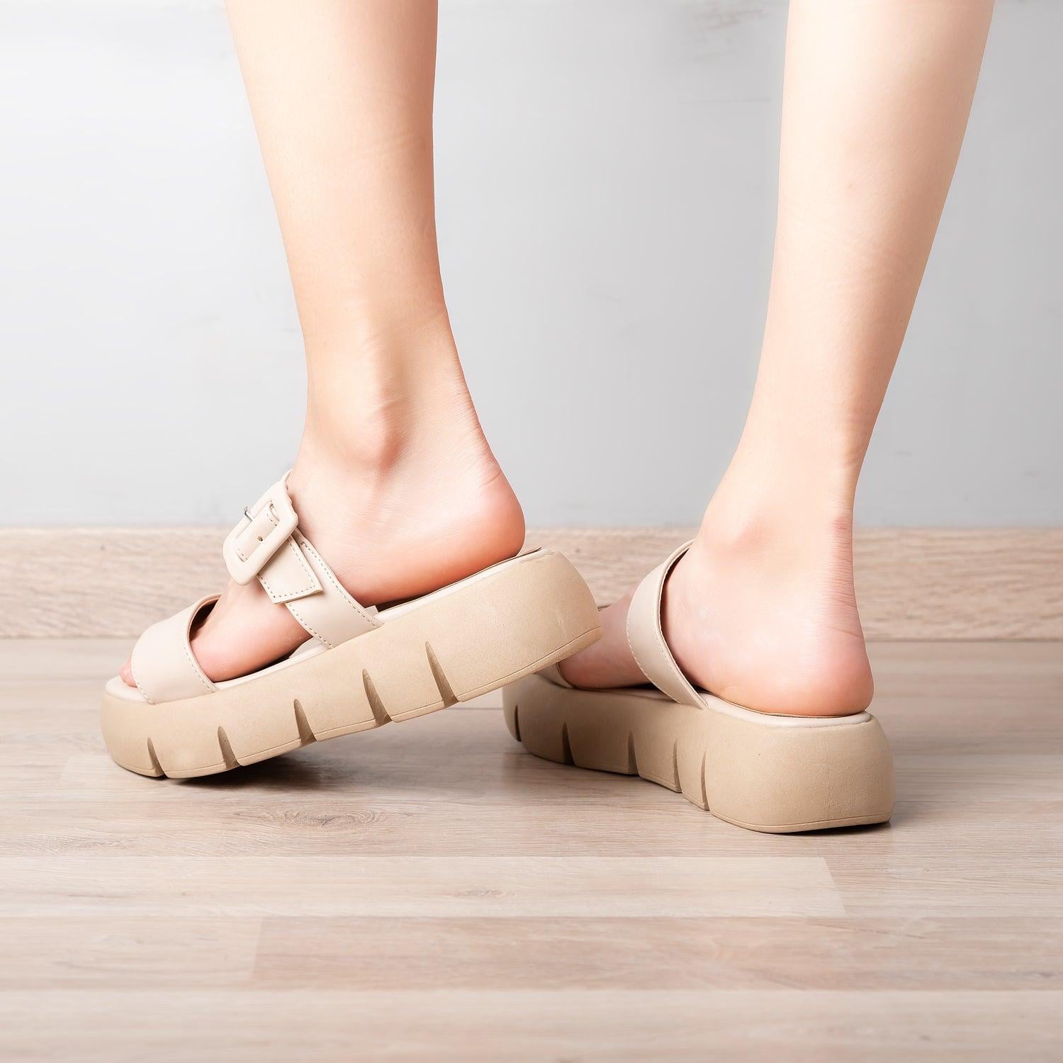 SANDALIAS CASUALES MUJER HAKEEM BEIGE - 3