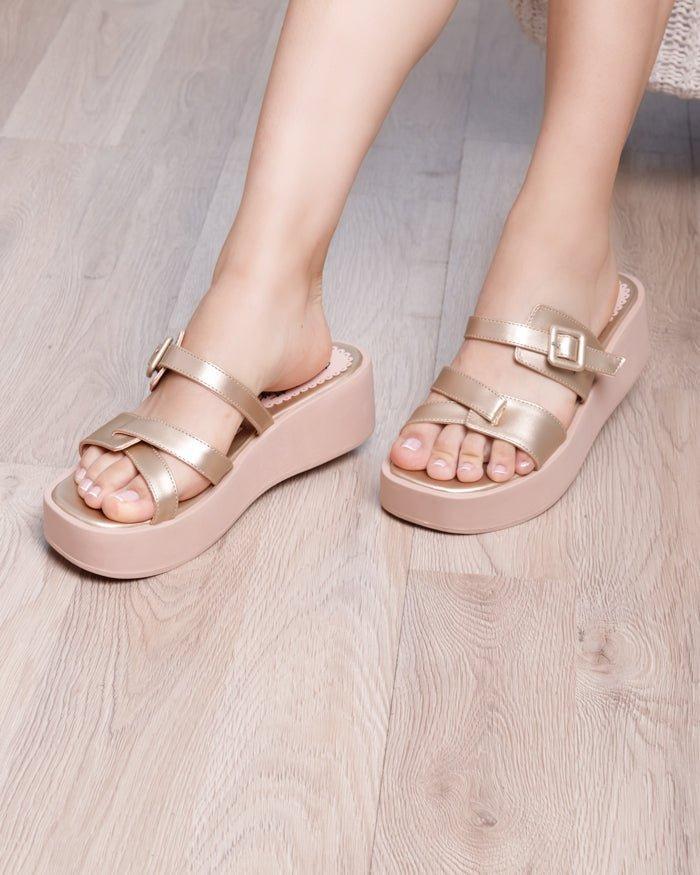 SANDALIAS CASUALES MUJER TEMUCO DORADO - 1
