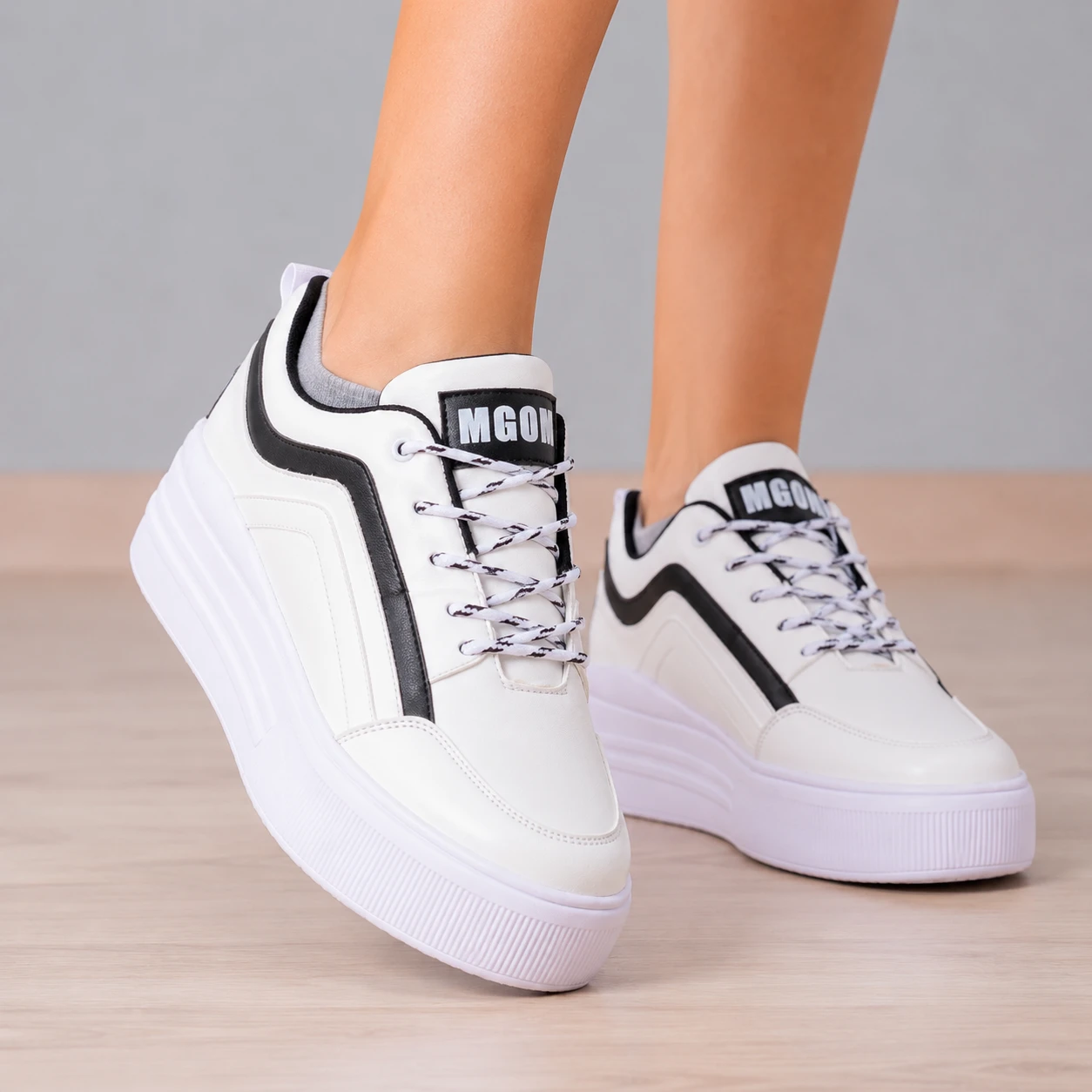 ZAPATILLAS URBANAS MUJER ARIZONA BLANCO Y NEGRO - 1