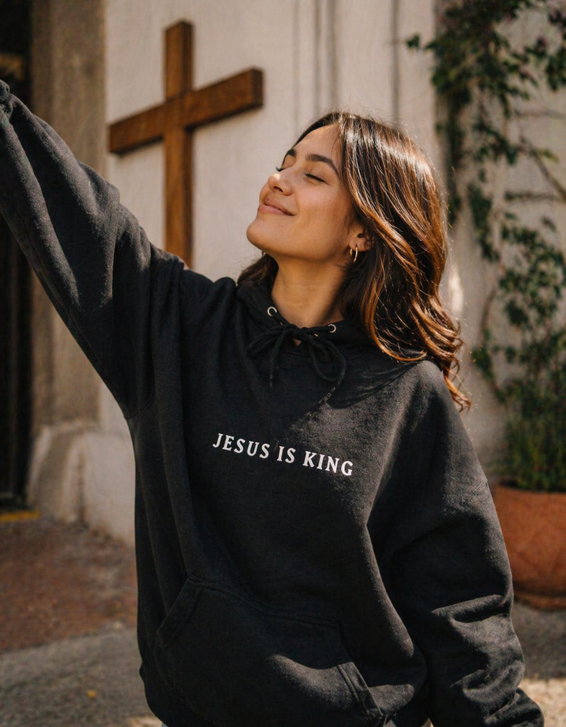 POLERA MUJER JESUS IS KING - 1