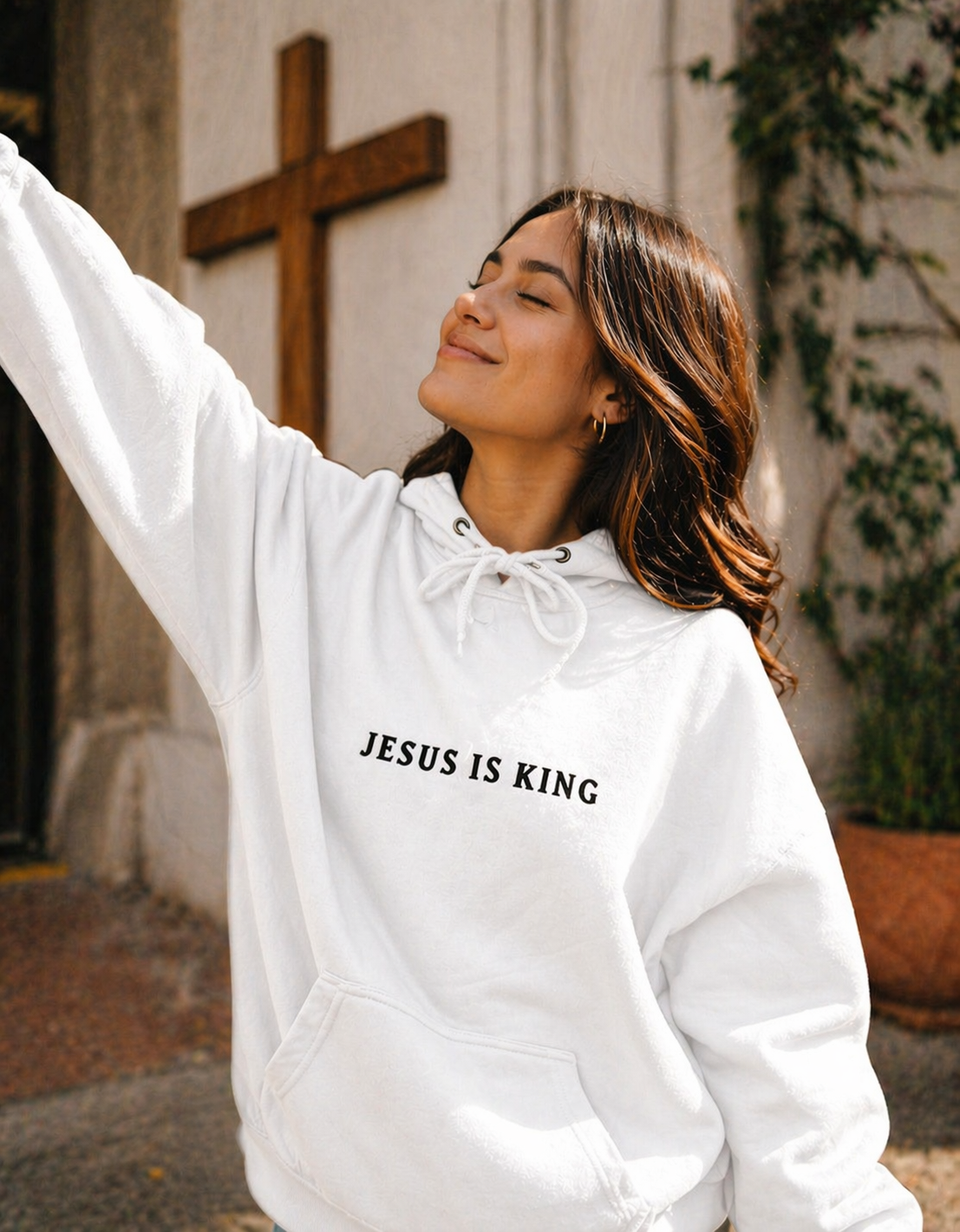 POLERA MUJER JESUS IS KING - 1