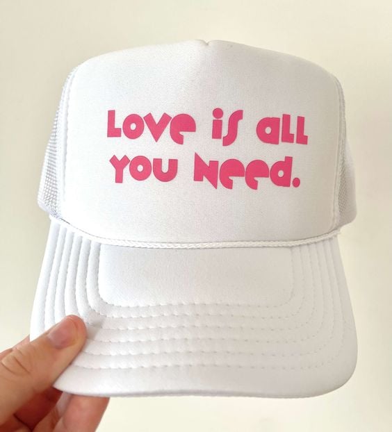 GORRA LOVE IS ALL YOU NEED BLANCO - 1