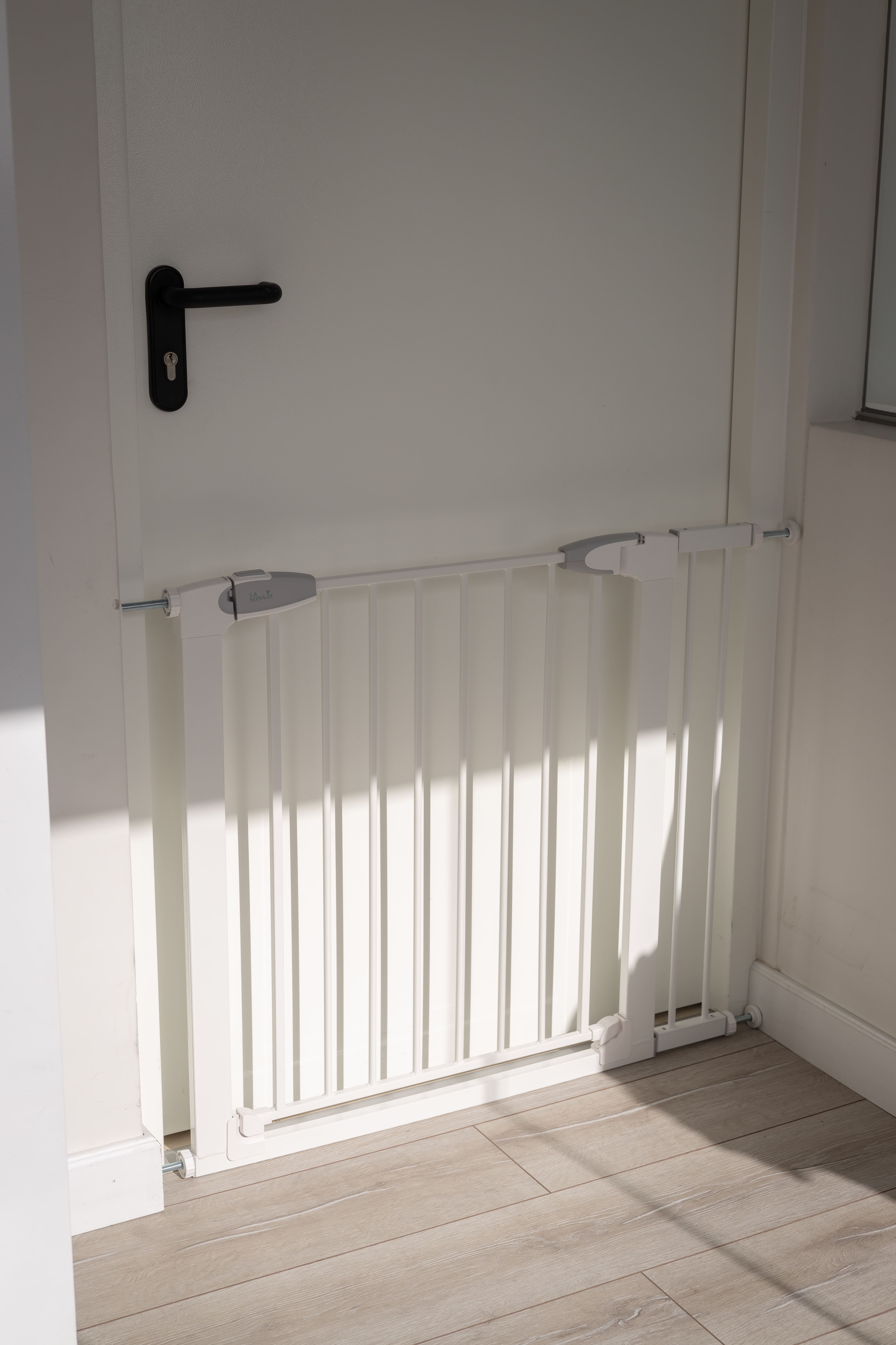 REJA DE SEGURIDAD NANNY LA SONAJA REGULABLE 76 A 83 CM - 1