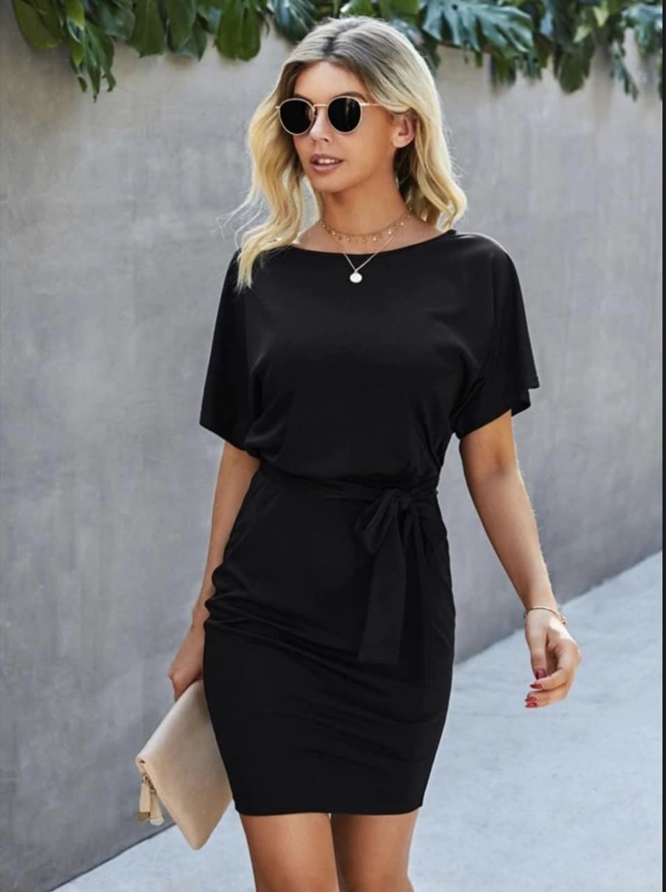 VESTIDO NEGRO CON CINTURÓN - 1