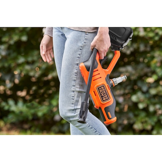 LAVADORA A PRESIÓN INALÁMBRICA 20V - 350 PSI BLACK+DECKER - 4